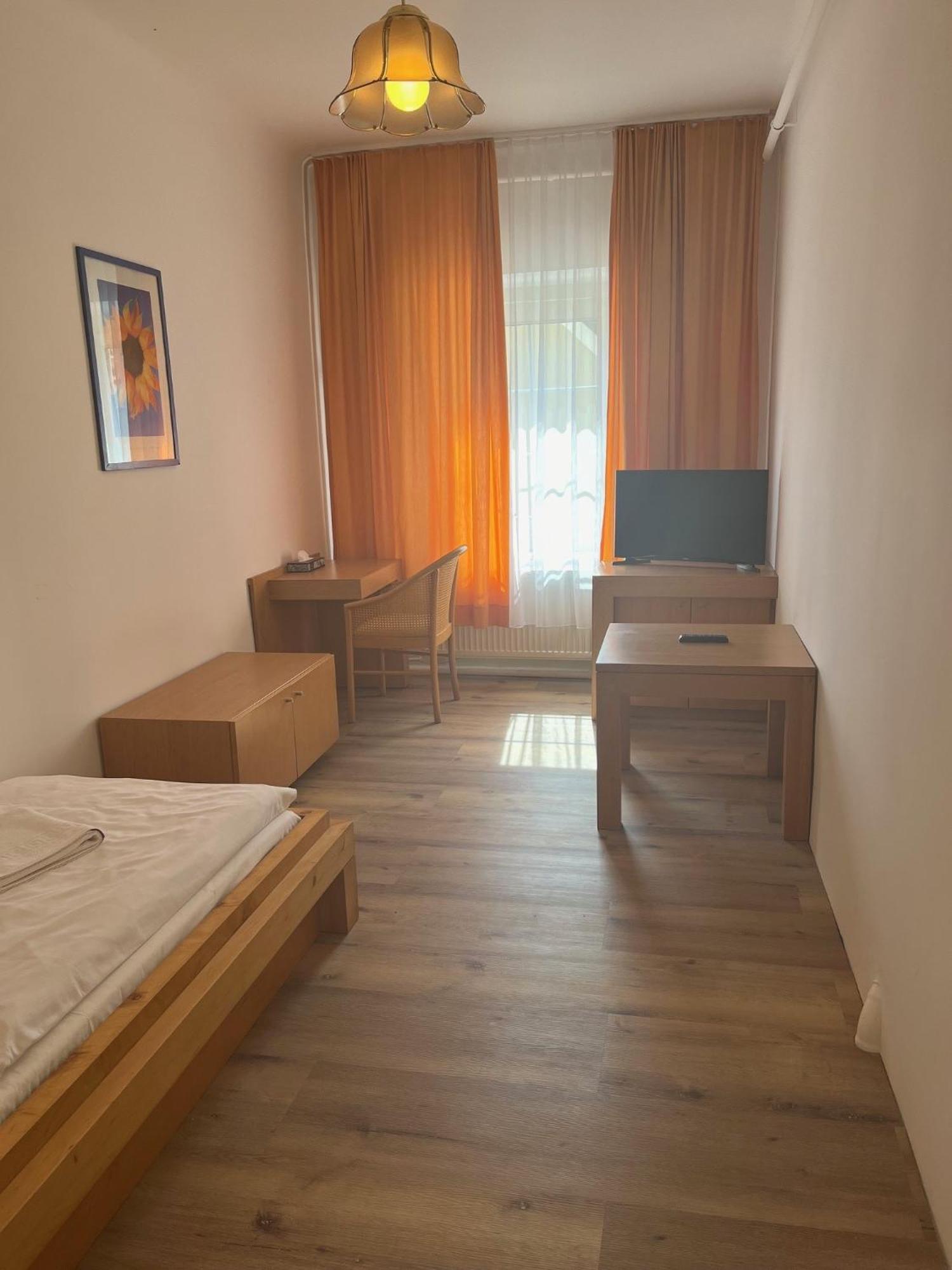 City Hotel Post 16 Braunau am Inn Exterior photo